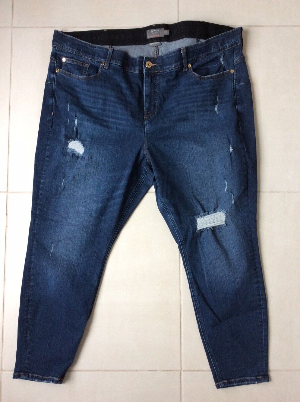 Torrid Skinny Jeans Bombshell Distressed Frayed Stretch